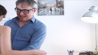Ze spermą jej do twarzy